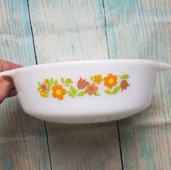 Anchor Hocking Fire King vintage casserole… - Picture 1 of 3